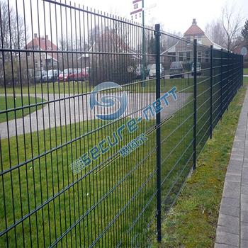 Welded double horizontal wire mesh fence